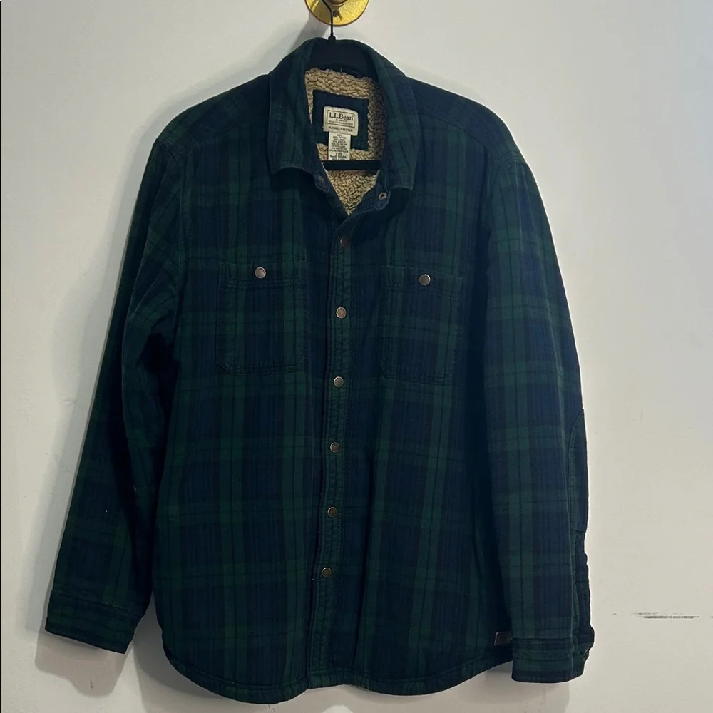 L.L. Bean Men's Plaid Sherpa Lined Flannel Jacket in Green and Navy Men’s Size L
